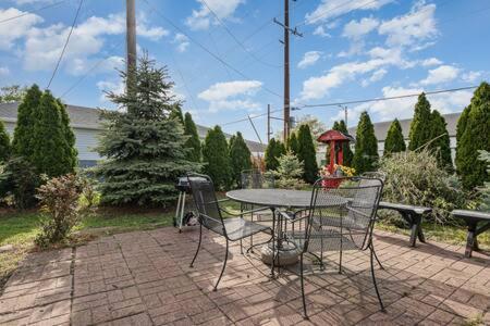 Spacious Upstairs 1Bed- Walking Distance To Beach Outlet Mall Michigan City Exterior photo
