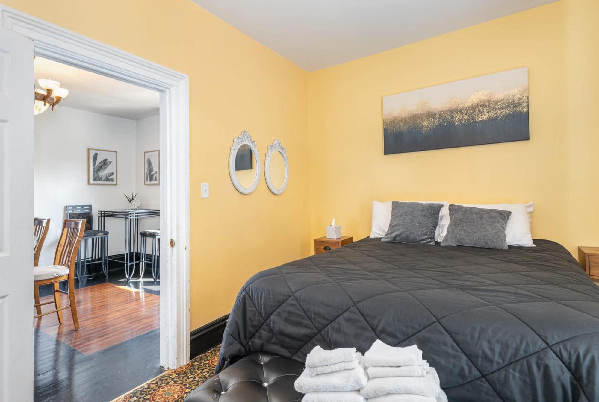 Spacious Upstairs 1Bed- Walking Distance To Beach Outlet Mall Michigan City Exterior photo