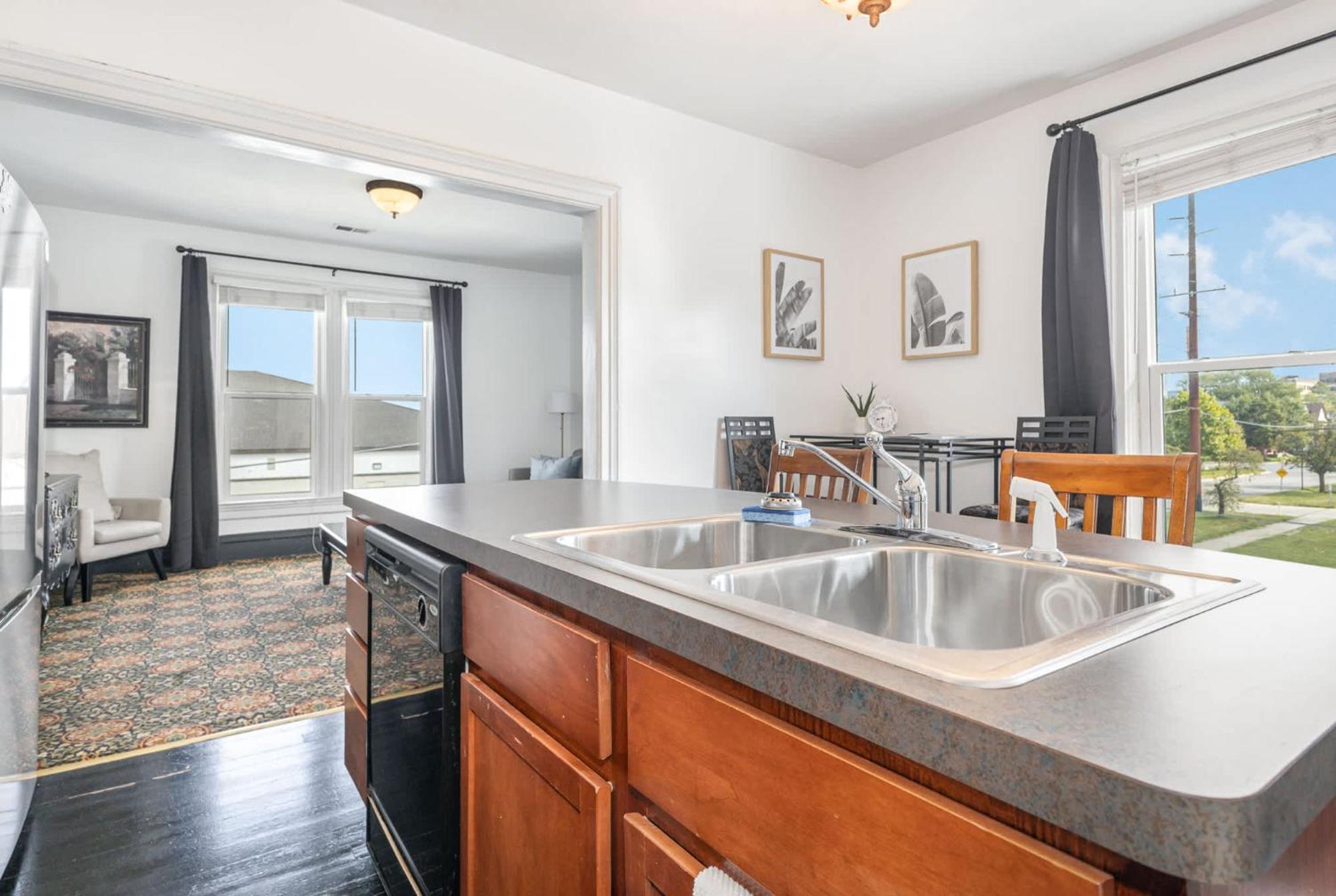Spacious Upstairs 1Bed- Walking Distance To Beach Outlet Mall Michigan City Exterior photo